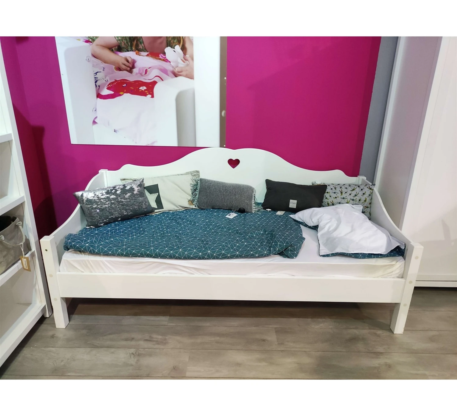 Amori Kajuitbed 1 Amori Kajuitbed